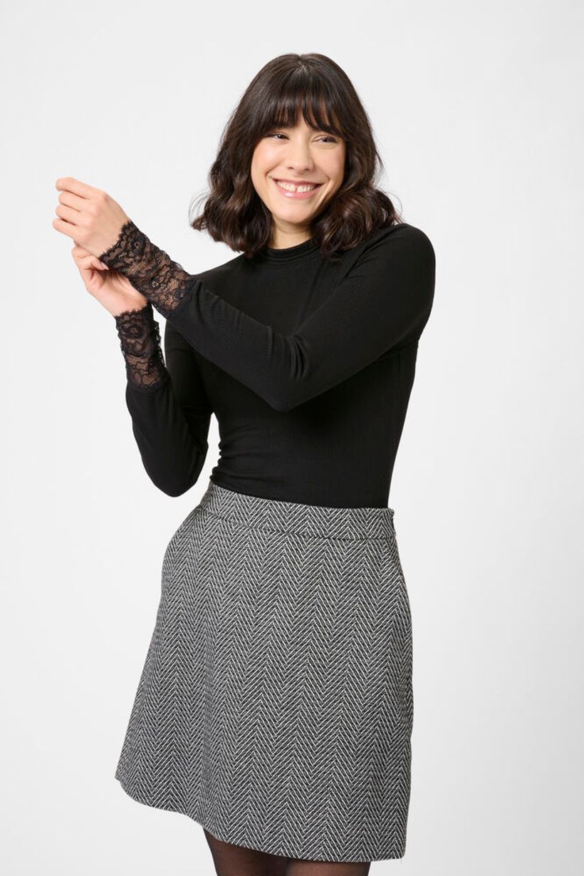 KAomi Turtleneck T-shirt - Deep Black