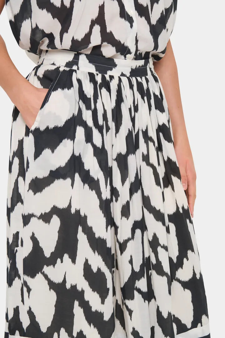 KelsieSZ Skirt - Black Monochrome