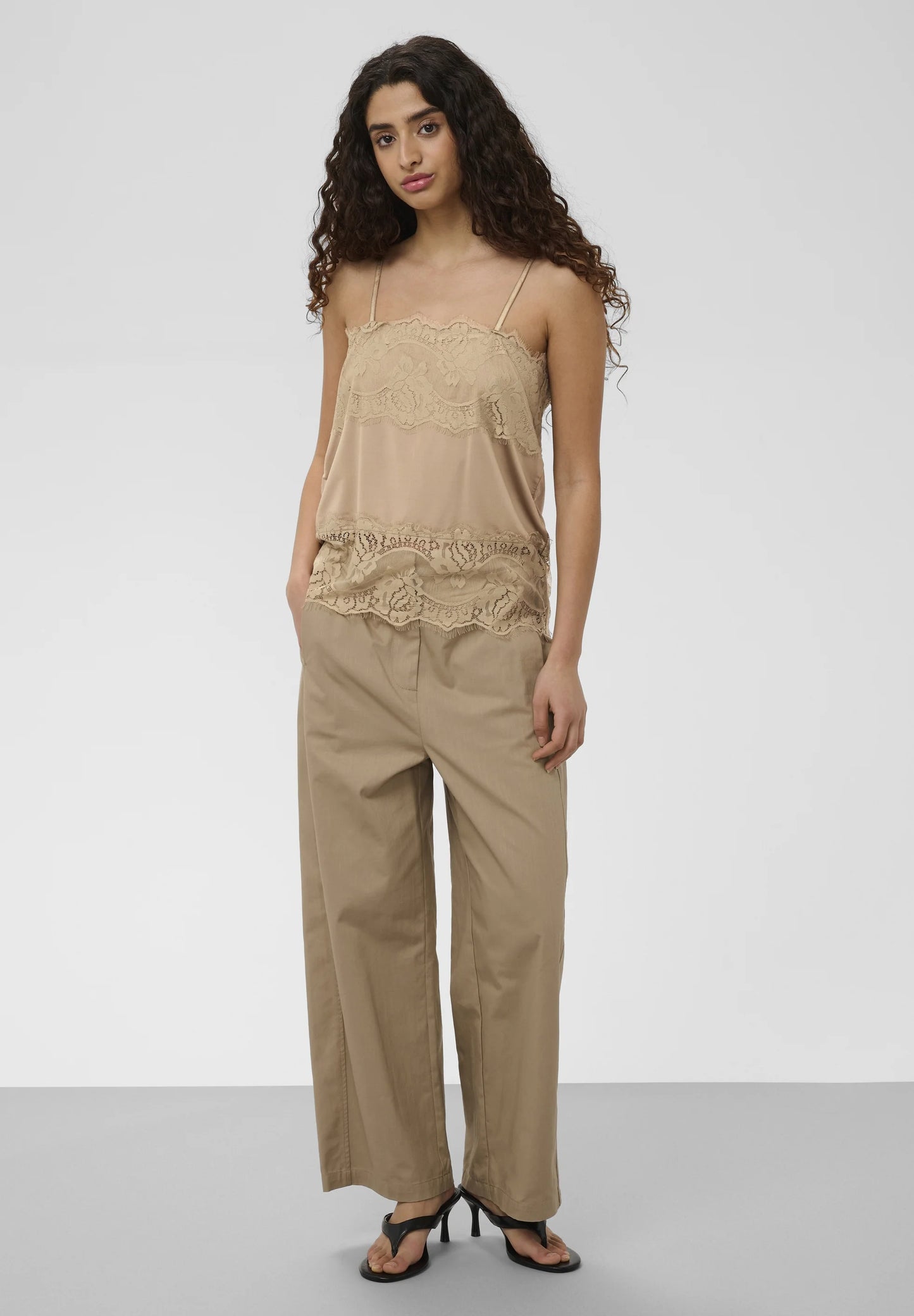 SLColumbine Lace Singlet - Silver Mink