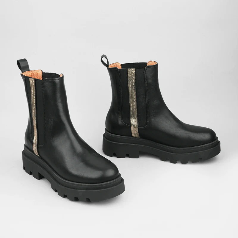 Olga Chunky Chelsea Boot - Black