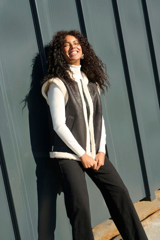 KApernille Waistcoat - Black Deep