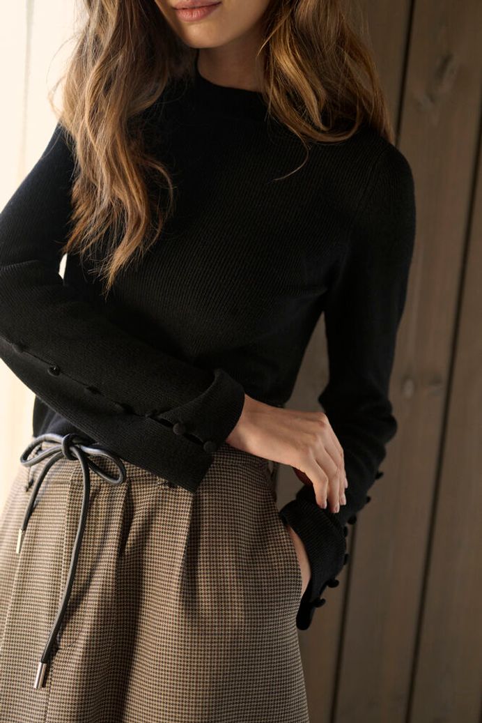 KAhallie Pullover - Black Deep