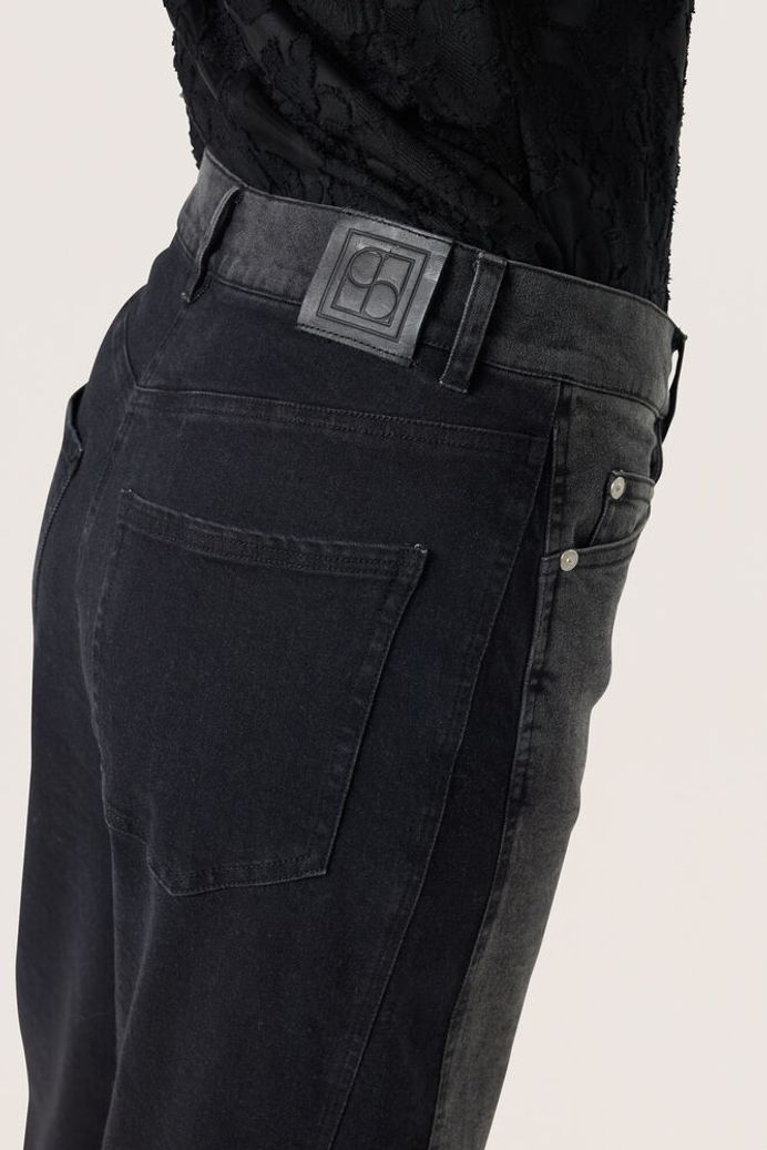 SLRhea Jeans - Black Washed Denim