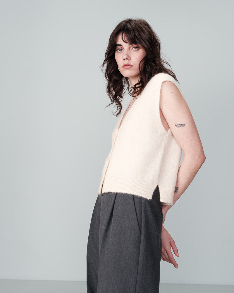 Nars Sleeveless Knitted Vest - Ecru